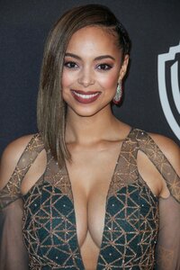 93318538_amber-stevens-west_06012019e_12.jpg