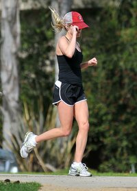 64517_Reese_Witherspoon_Jogging_in_Brentwood_February_5_2011_21_122_146lo.jpg