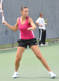 471690161_FlaviaPennettaRogersCup2011_011_123_389lo.jpg