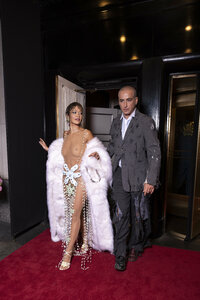 466682530_rita_ora_at_the_met_gala_after_party_in_new_york_05-06-2024__9_.jpg