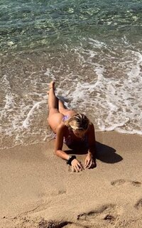 ASSperiLILLAblondePOSAspiaggiaAMMOLLOsunANNA6955.jpg