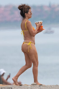 Eva_Longoria_New_Bikini_Pic_17.jpg