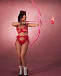 savagexfenty-20250107-0003a960a99a02381f1c.jpg