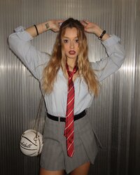 honlyholly_1739109821274.jpg