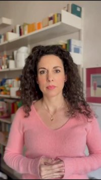Silvia Avallone mora riccia milf.jpg