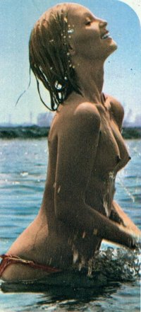 8211423_70985_playmen_01_1974_p_129a_patty_pravo_123_67lo.jpg
