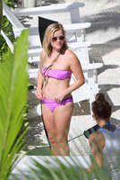 Reese Witherspoon Wearing a Bikini in Hawaii on January 5003.JPG