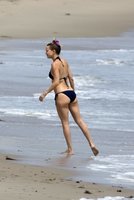 Kate Hudson wearing a bikini at a beach in Malibu 005.jpg