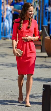 kate-middleton-visits-an-m-pact-plus-counselling-programme-in-london-july-2014_15.jpg