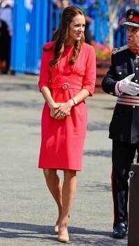 kate-middleton-visits-an-m-pact-plus-counselling-programme-in-london-july-2014_16.jpg