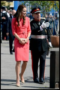 kate-middleton-visits-an-m-pact-plus-counselling-programme-in-london-july-2014_18.jpg