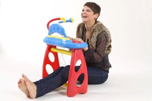 Alessandra-Amoroso-Feet-1598643.jpg