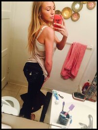 Kendra-Sunderland-Hot-Selfie.jpg