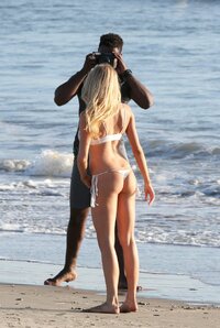 Charlotte McKinney (14).jpg