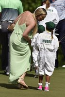 Tiger-Woods-retrouve-le-sourire-au-cote-de-Lindsey-Vonn_portrait_w674.jpg