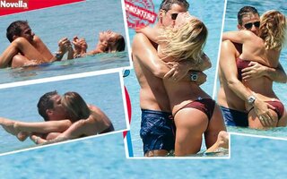 865613809_tduid300003_AlessiaMarcuzziinBikiniPaparazzataaFormemtera_Giugno2015_FV_02_122_420lo.jpg