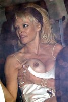 Pamela-Anderson-Naked-01.jpg