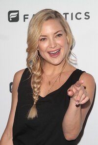 kate-hudson-fabletics-charity-cvent-in-los-angeles-october-2015_24.jpg