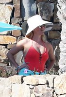 Reese-Witherspoon-in-Red-Swimsuit--03.jpg
