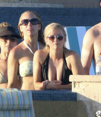 Reese-Witherspoon-in-Black-Swimsuit--24.jpg