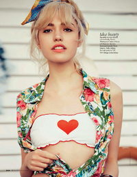 septimiu29-cora keegan &#226; Elle Italy - June 2013 (9).PNG