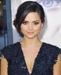 Jenna-Louise-Coleman-doctor-who-33981133-403-500.jpg