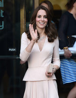 kate-middleton-at-the-national-portrait-gallery-in-london-5416-7.jpg