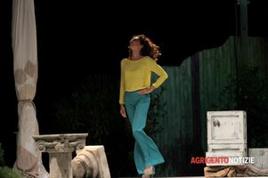 Teresa Mannino al teatro Valle dei Templi.jpg