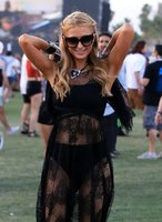 Paris+Hilton+Coachella+Music+Festival+Day+Jee52LtuX6Ax.jpg