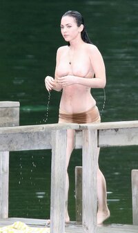 megan-fox-topless-1-10.jpg