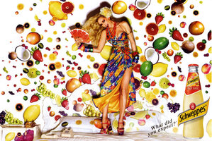 405344495_schweppes_2011_2david_lachapelle_uma_thurman_122_54lo.jpg