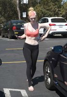Elle-Fanning-in-Tights-and-Sports-Bra--15.jpg