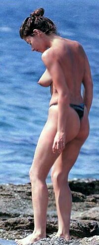 56114_Amanda_Sandrelli_0017_123_988lo.jpg