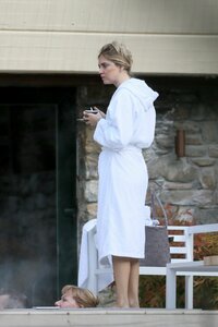 choara-ferragni-in-bikini-at-a-terme-in-rome-12-09-2016_10.jpg