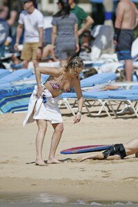 Kate-Hudson-in-Floral-Bikini-2017--44.jpg