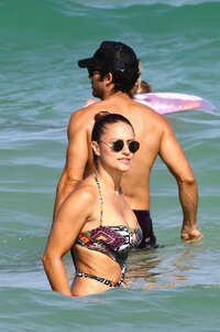 48601688_hqcelebcorner-7.jpg