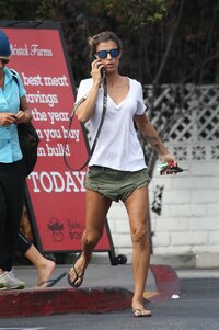 51948918_hqcelebcorner-73.jpg