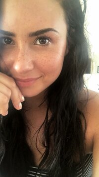 ddlovato_25018176_164578160975387_6527755003157807104_n.jpg