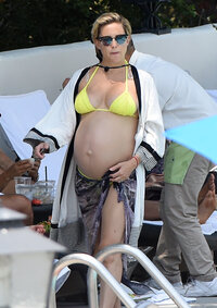 77239137_hqcelebcorner-2.jpg