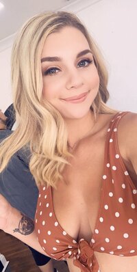 Gabbie_Carter_022.jpg