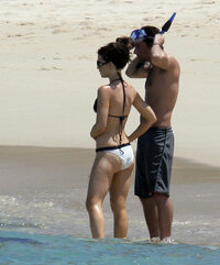 kate beckinsale in bikini 08.jpg