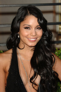 vanessa hudgens al oscar party 02.jpg