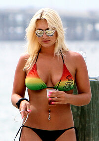 brooke hogan in miami 09.jpg