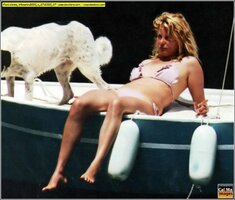 flavia vento in bikini 01.jpg