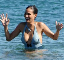 ines sastre al mare 11.jpg