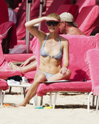 gwineth paltrow in bikini 10.jpg