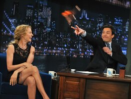 uma thurman al tonight show 06.jpg