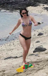 megan fox in bikini 13.jpg