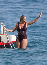 uma thurman in swimsuit 19.jpg