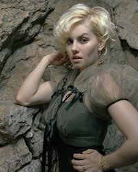 Elisha_Cuthbert_-_Patrick_Hoelck_Photoshoot_01.jpg